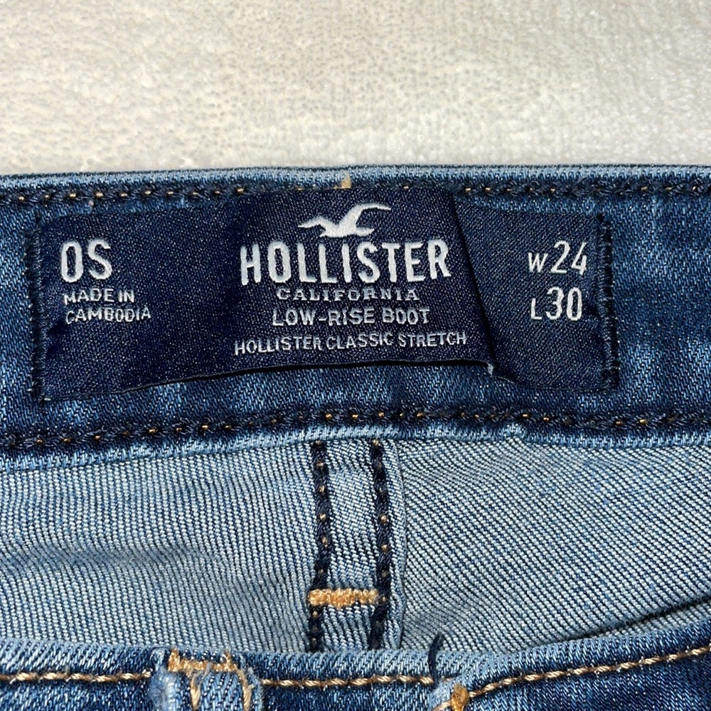 Hollister Low-Rise Boot Jeans - Picture 4 of 7